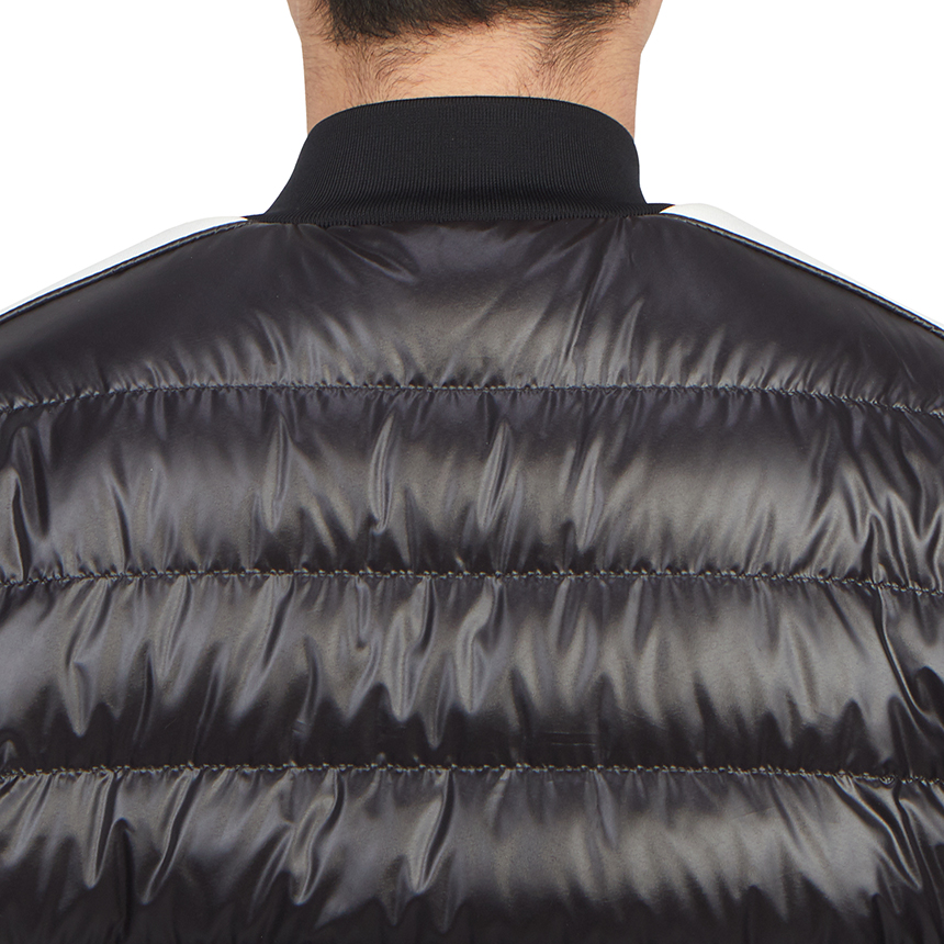 몽클레어(MONCLER) 아룩스 남자 패딩 점퍼 봄버 자켓 레귤러핏 1A00005 595ZJ 999