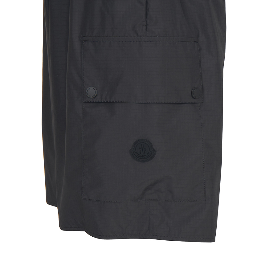 몽클레어(MONCLER) 남성 카고 반바지 2B00003 598AS 999 L1091