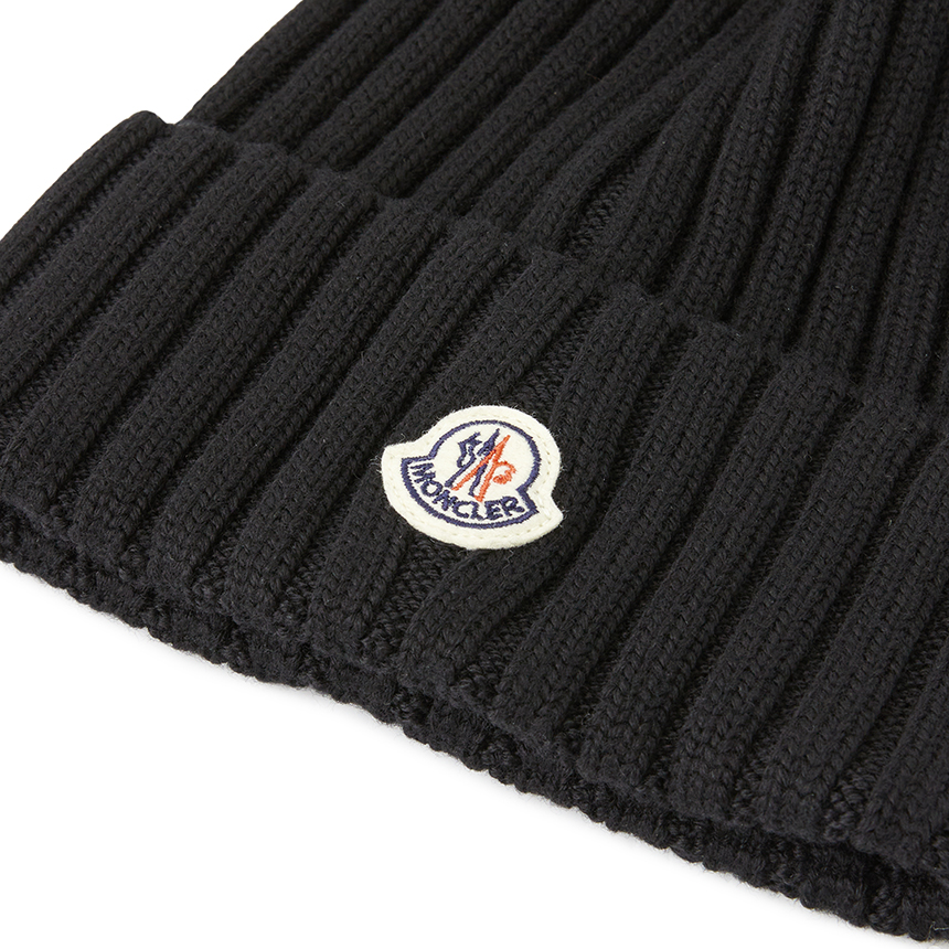몽클레어(MONCLER) 여성 폼폼 비니 3B00064 M1131 999 K2093