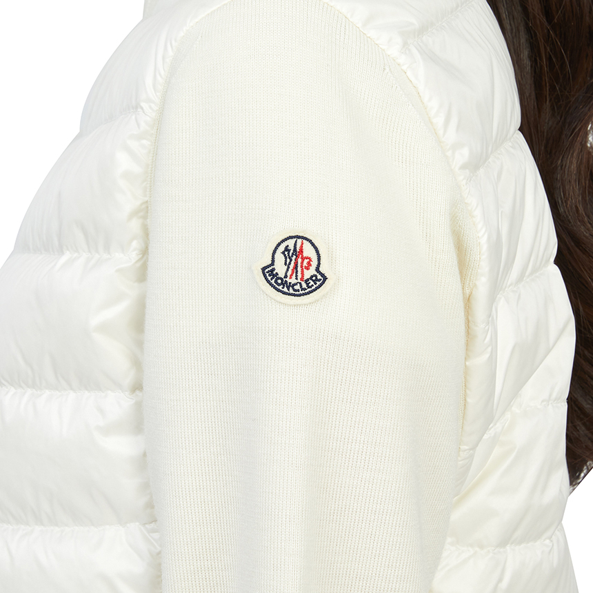 몽클레어(MONCLER) 로고 패치 여자 패딩 집업 가디건 레귤러핏 9B00018 M1131 030