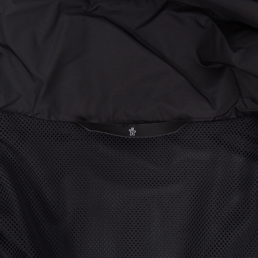 몽클레어 그레노블(MONCLER GRENOBLE) 네가라 남성 바람막이 자켓 1A00006 598E0 999 K1097