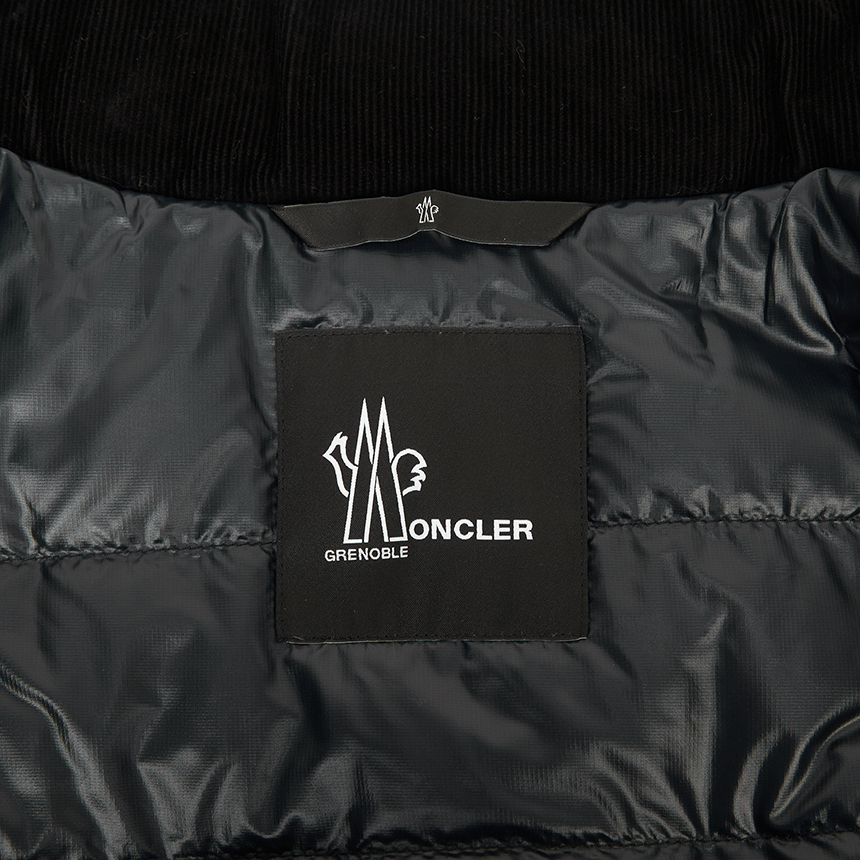 몽클레어 그레노블(MONCLER GRENOBLE) 비가노스 남성 패딩 점퍼 1A00039 597SL 999 K2097