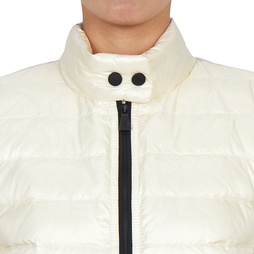 몽클레어 그레노블(MONCLER GRENOBLE) 왈리비 여성 패딩 점퍼 1A00058 597X6 04A K2098