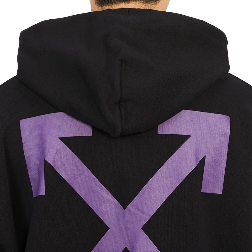 오프화이트(OFF WHITE) 애로우 카라바지오 멀씨 스케이트 남자 후드 기모 긴팔 맨투맨 티셔츠 OMBB085S 23FLE001 1036
