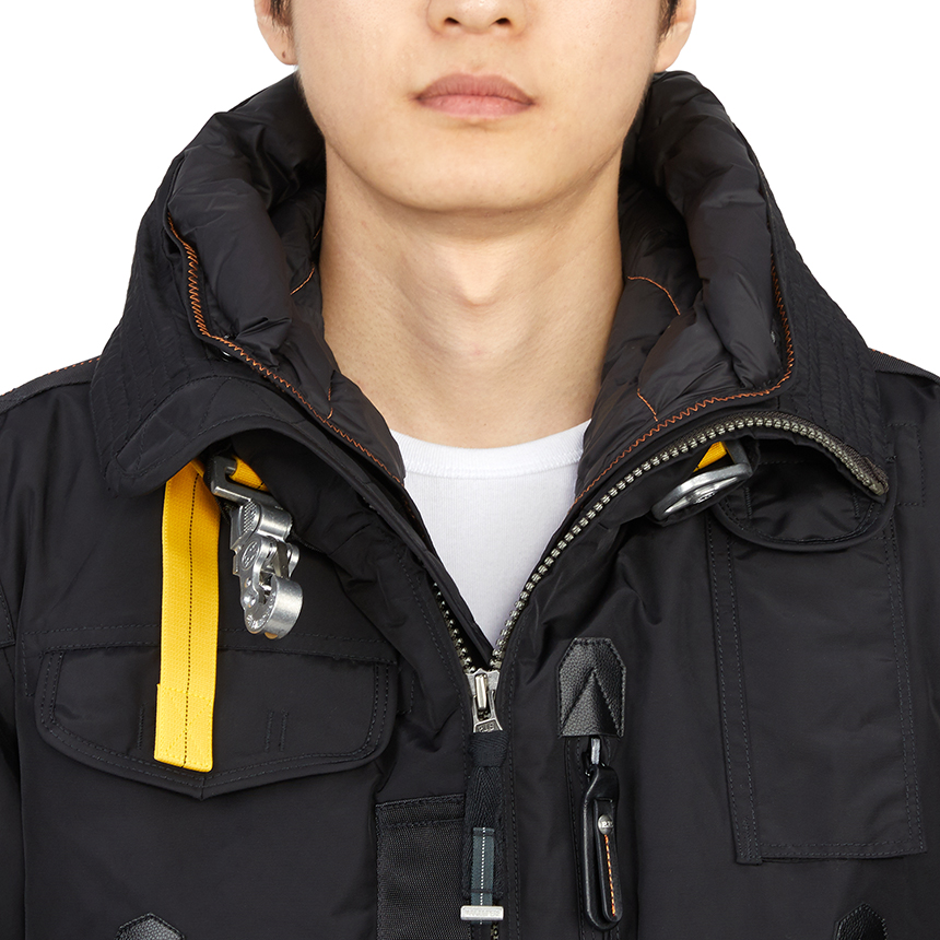 파라점퍼스(PARAJUMPERS) 고비 마스터피스 남자 숏 패딩 점퍼 PMJCKMA01 BLACK