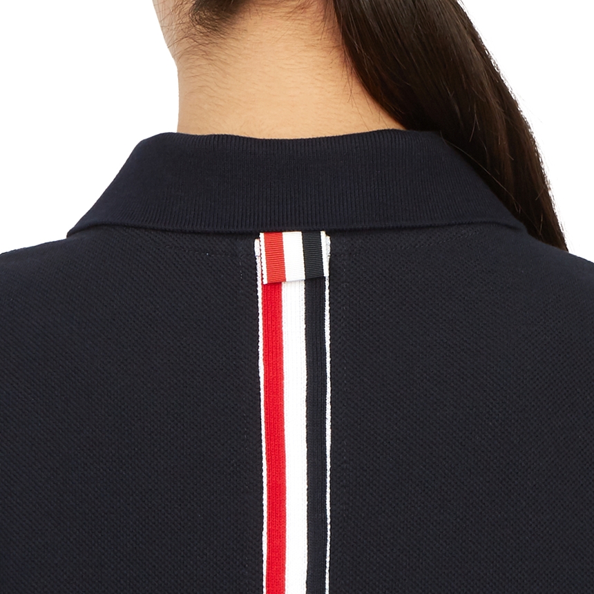 톰브라운(THOM BROWNE) 클래식 삼선 여자 폴로 원피스 FJD027A 00050 415