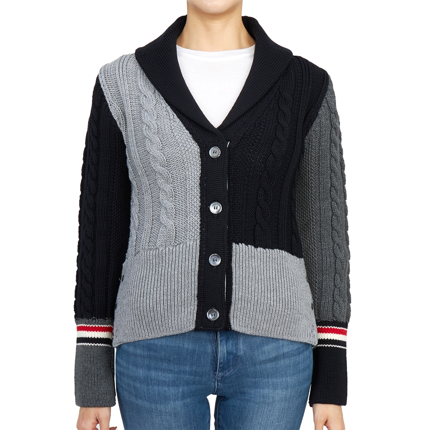 톰브라운(THOM BROWNE) 삼선 스트라이프 펀믹스 아이리스 케이블 스티치 여자 카라 울 가디건 FKC473F Y1024 415