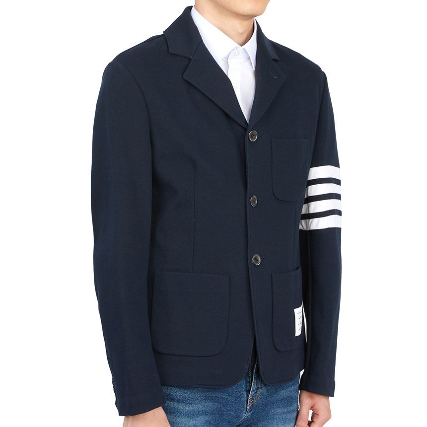 톰브라운(THOM BROWNE) 사선 스트라이프 바시티 남자 스포츠 자켓 MJT344A J0008 415