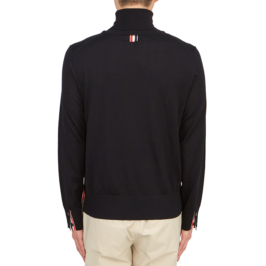 톰브라운(THOM BROWNE) 스크래치 남성 터틀넥 니트 MKA475A Y1014 415 SC_MKA475A Y1014 415_020