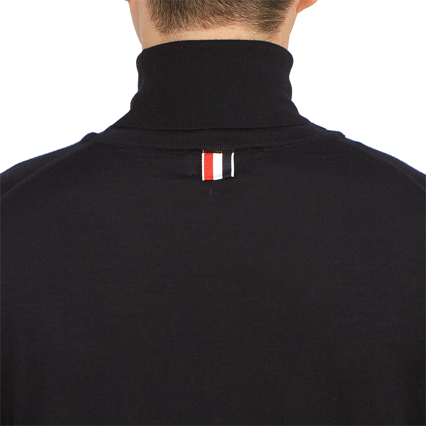 톰브라운(THOM BROWNE) 스크래치 남성 터틀넥 니트 MKA475A Y1014 415 SC_MKA475A Y1014 415_020