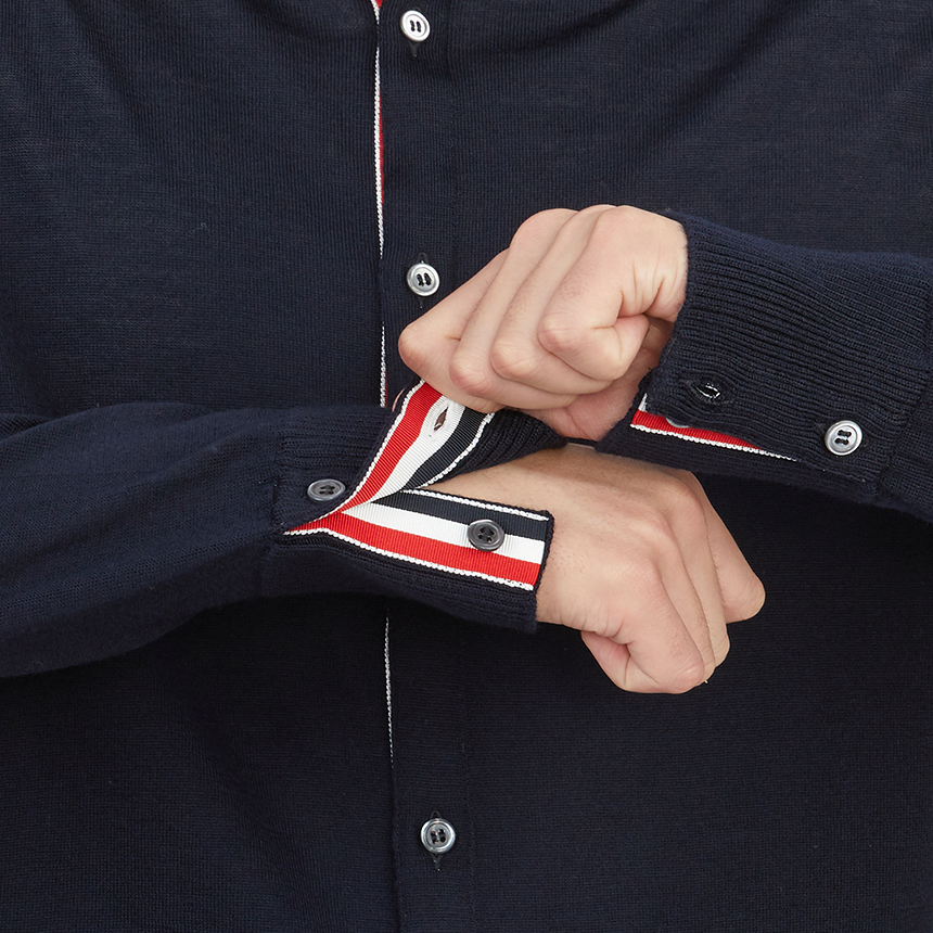 톰브라운(THOM BROWNE) 남성 카라 가디건 MKL005A Y1002 415