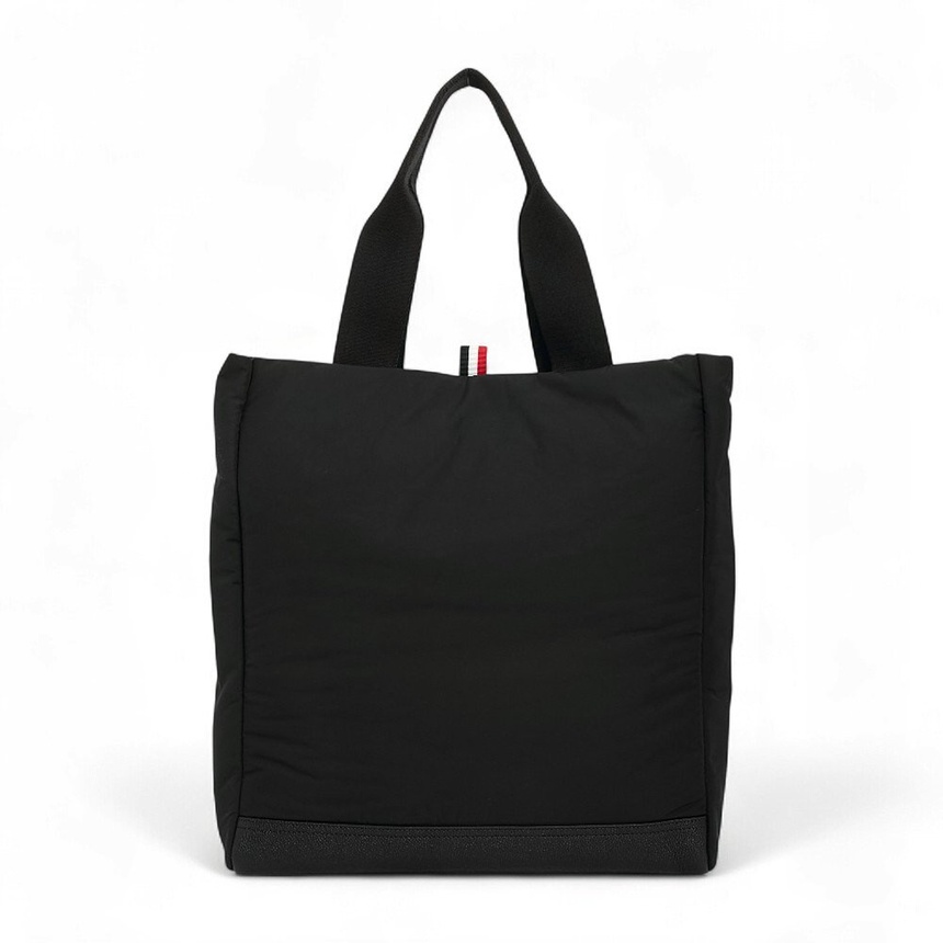 톰브라운(THOM BROWNE) 폴리 트윌 포켓 남성 토트백 UAG228A 07259 001