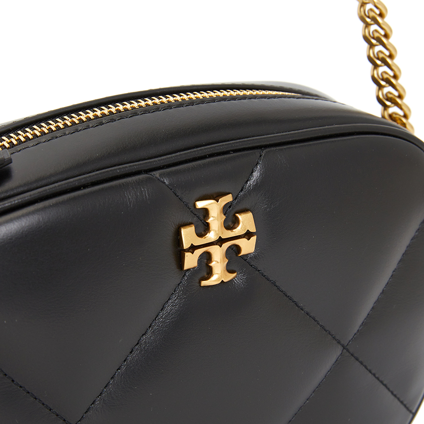 토리버치(TORYBURCH) 키라 다이아몬드 퀼팅 카메라백 154715 001