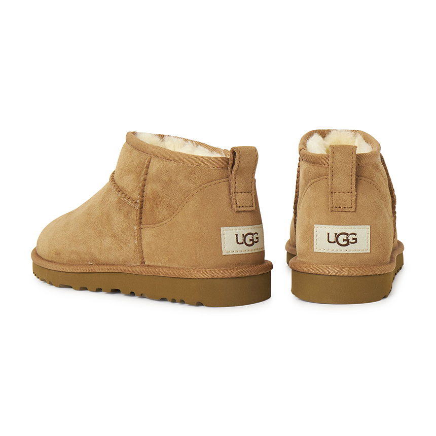 어그(UGG) 클래식 울트라 미니 남성 앵클 부츠 1137391 CHE