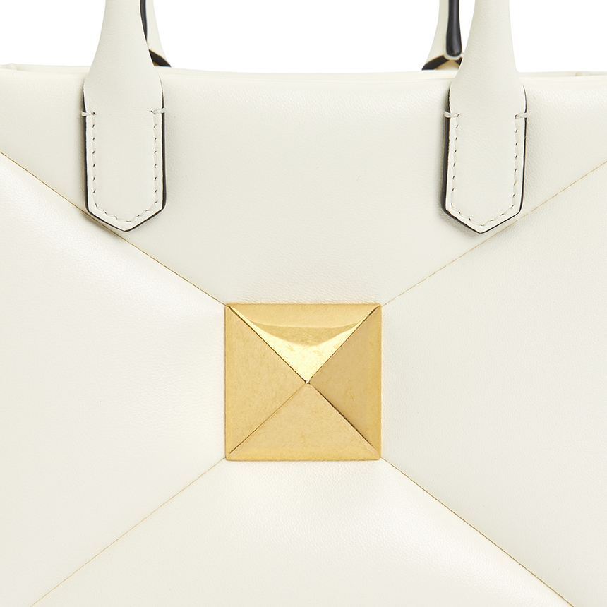 발렌티노(VALENTINO) 원 스터드 스몰 여자 토트겸숄더백 B0K59HHX 098
